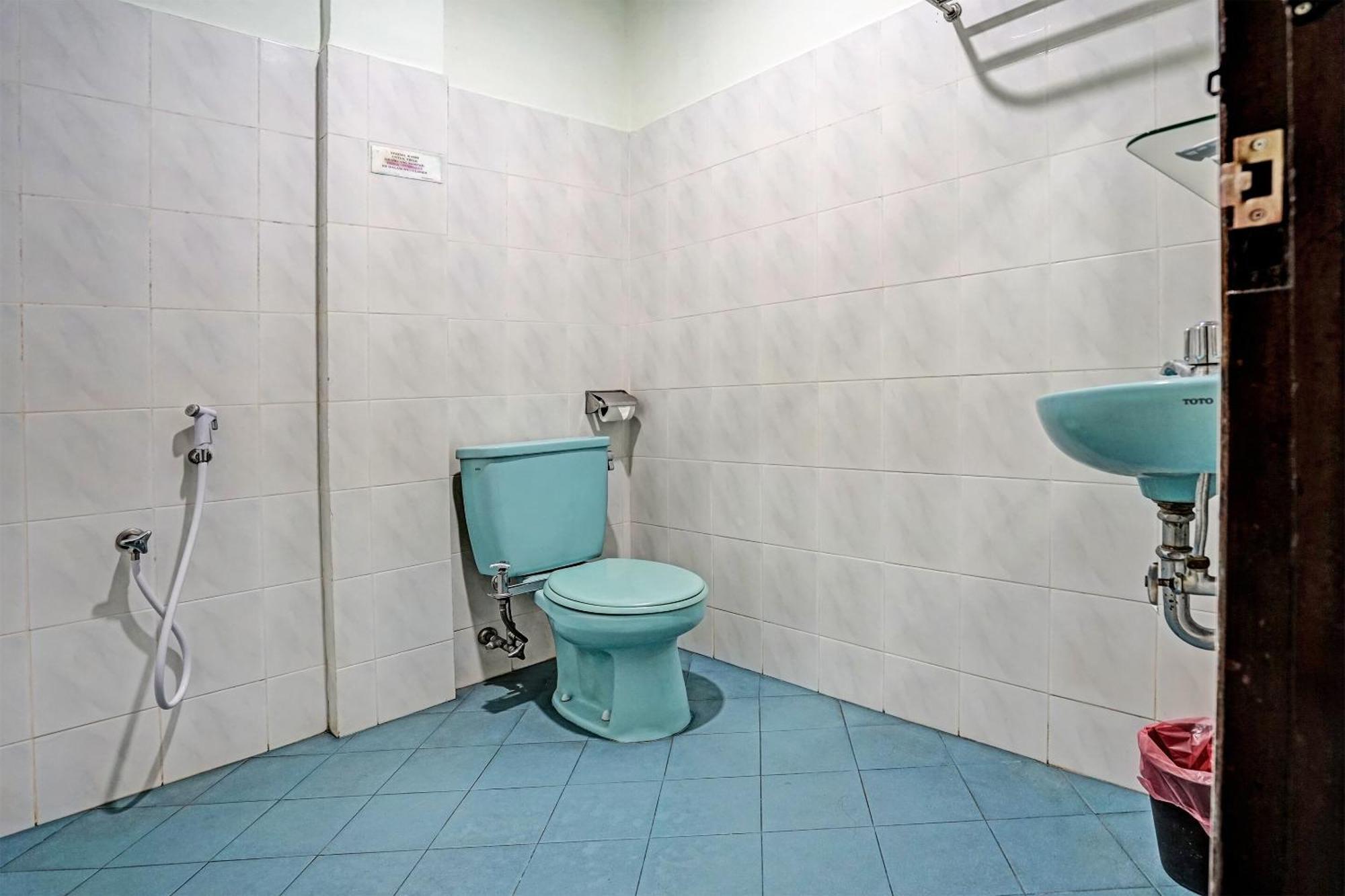 Super Oyo 91805 Hotel Wisma Bari Palembang Dış mekan fotoğraf
